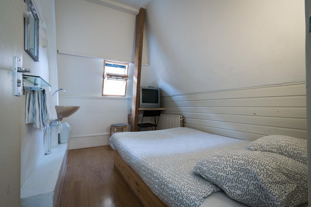 Stone Hotel & Hostel Utrecht Bilik gambar